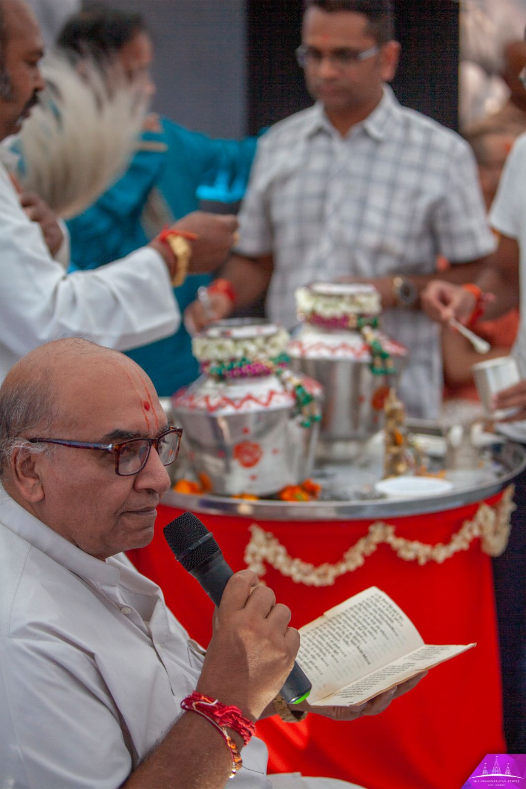 ©1987-2017 SKS Swaminarayan Temple East London